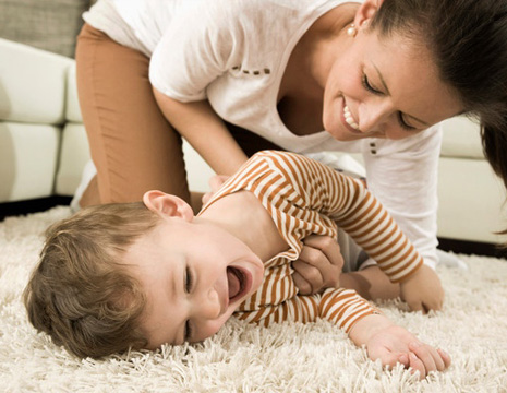 Boldog, önfeledt játék